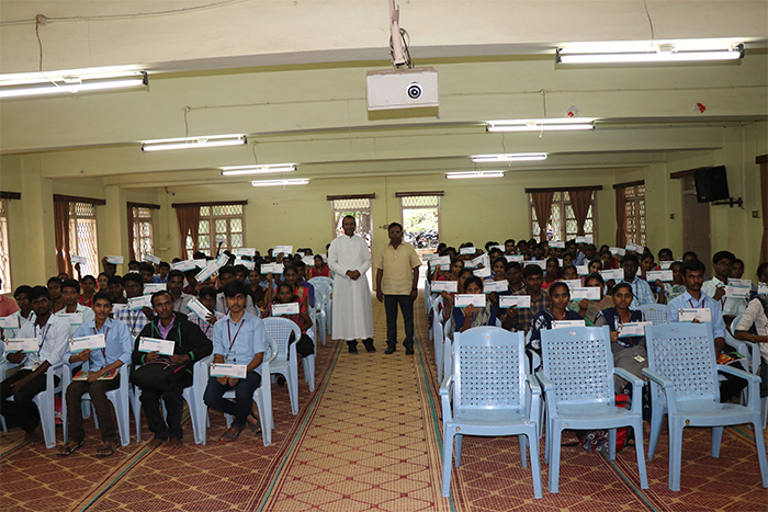 Sacred-Heart-College-190-students-get-Rs.9.75-lakhs-1