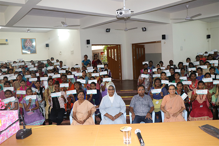 Auxilium-college-Vellore-175-students-get-Rs.9.4-lakh-1-3